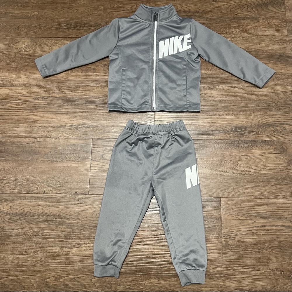 Nike Baby Gray Jogger Matching Set